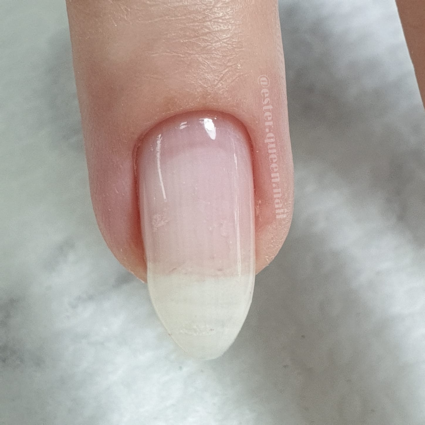 קישוטים לציפורניים